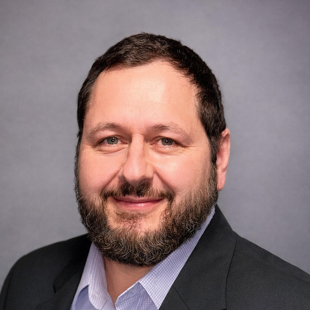 Vlad Ilic headshot.
