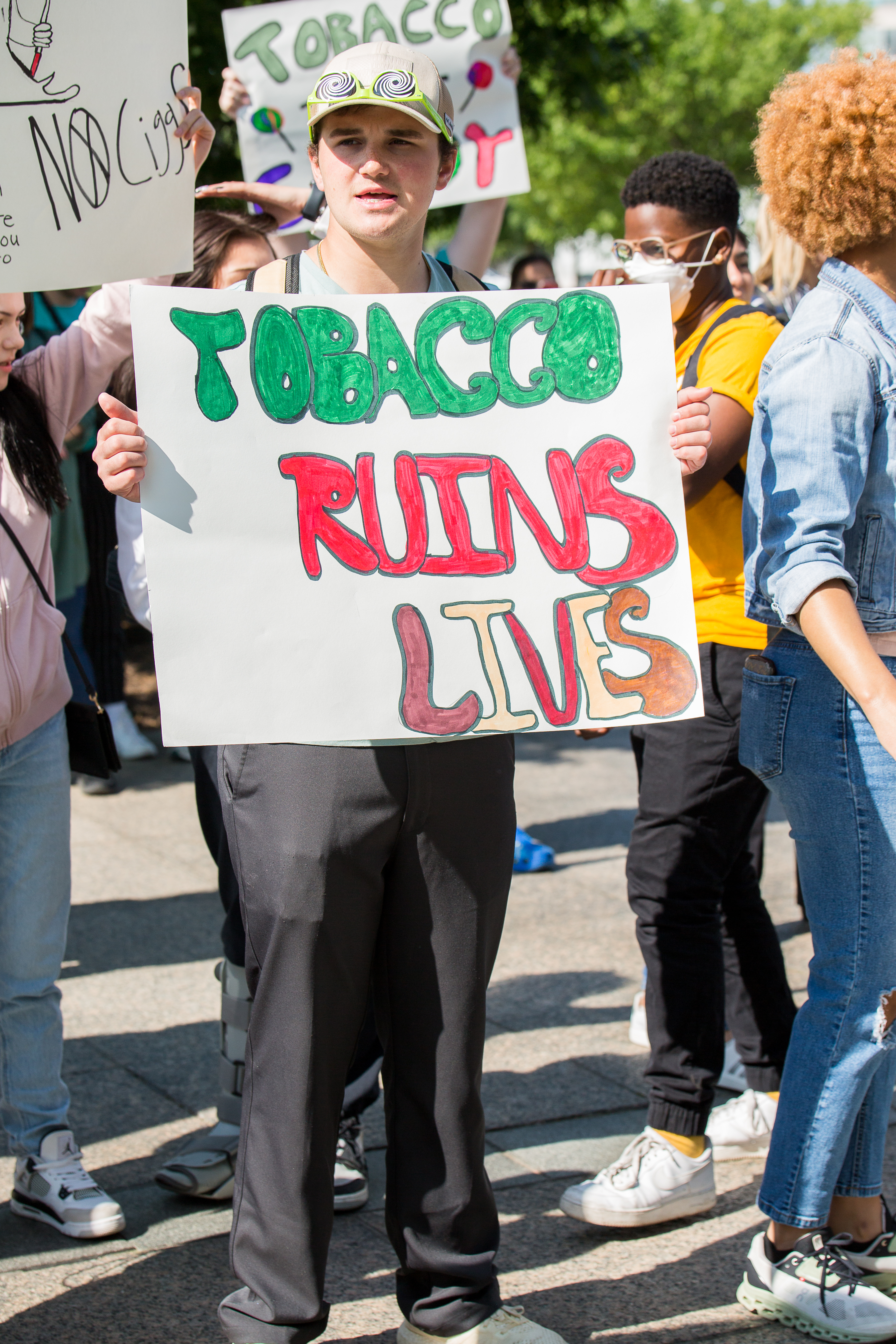 does alcohol or cigarettes kill more people Smoking will 'kill up to a billion worldwide this century' | The Independent Even a Little Alcohol Can